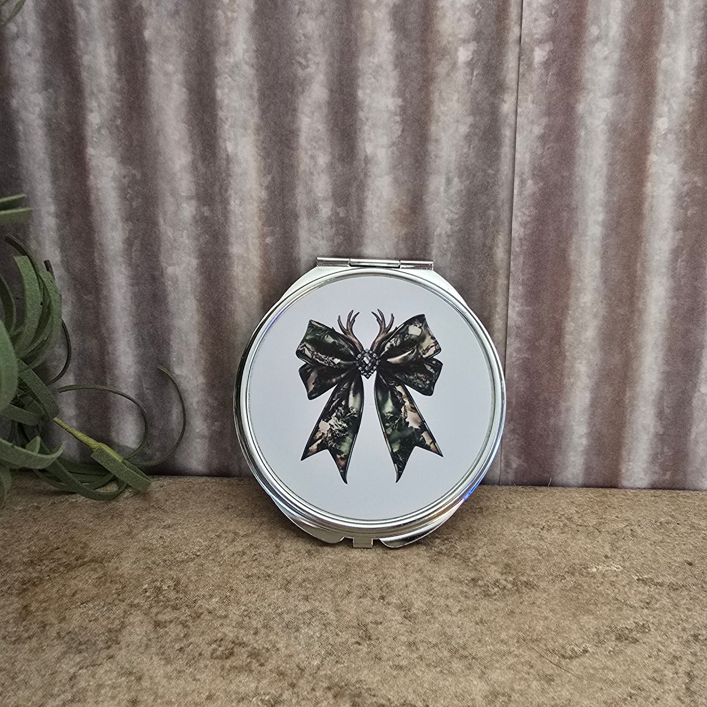 Camo Bow Compact Mirror